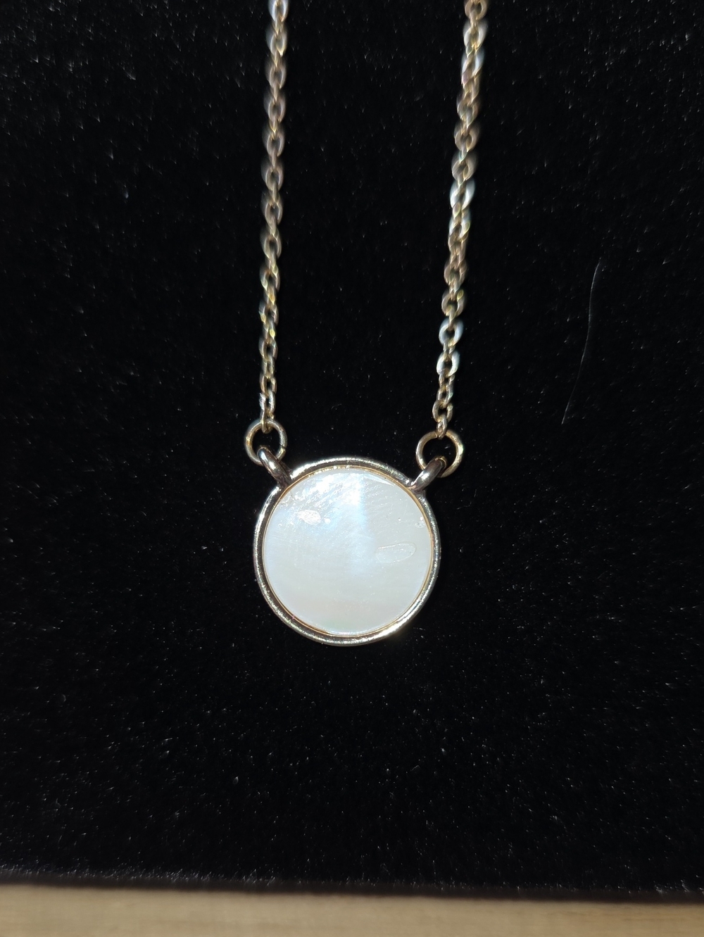 Park Lane Coconut Mother-of-Pearl Pendant Necklace- Vaulted Item